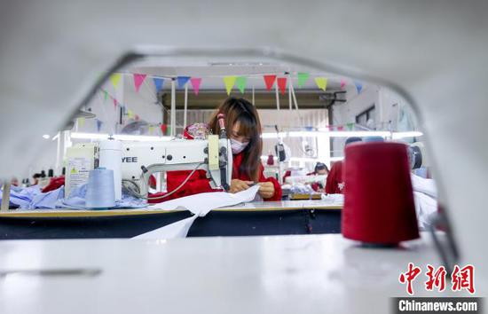 寶媽工廠 武漢女性的創業創新典范，工作帶娃兩不誤，訂單遠銷海外，旅游業務蓬勃發展